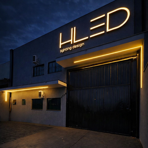 Fachada H LED Lighting Design à noite